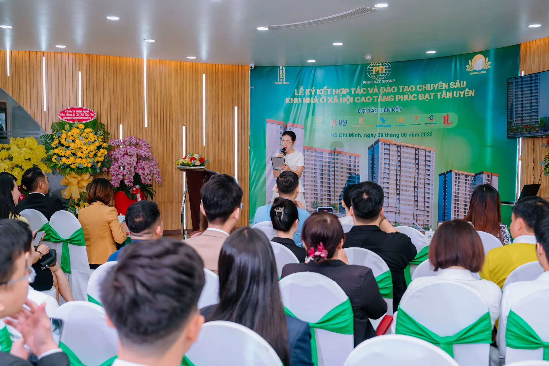 Lễ ký kết phân phối dự án NOXH Phúc Đạt Tân Uyên