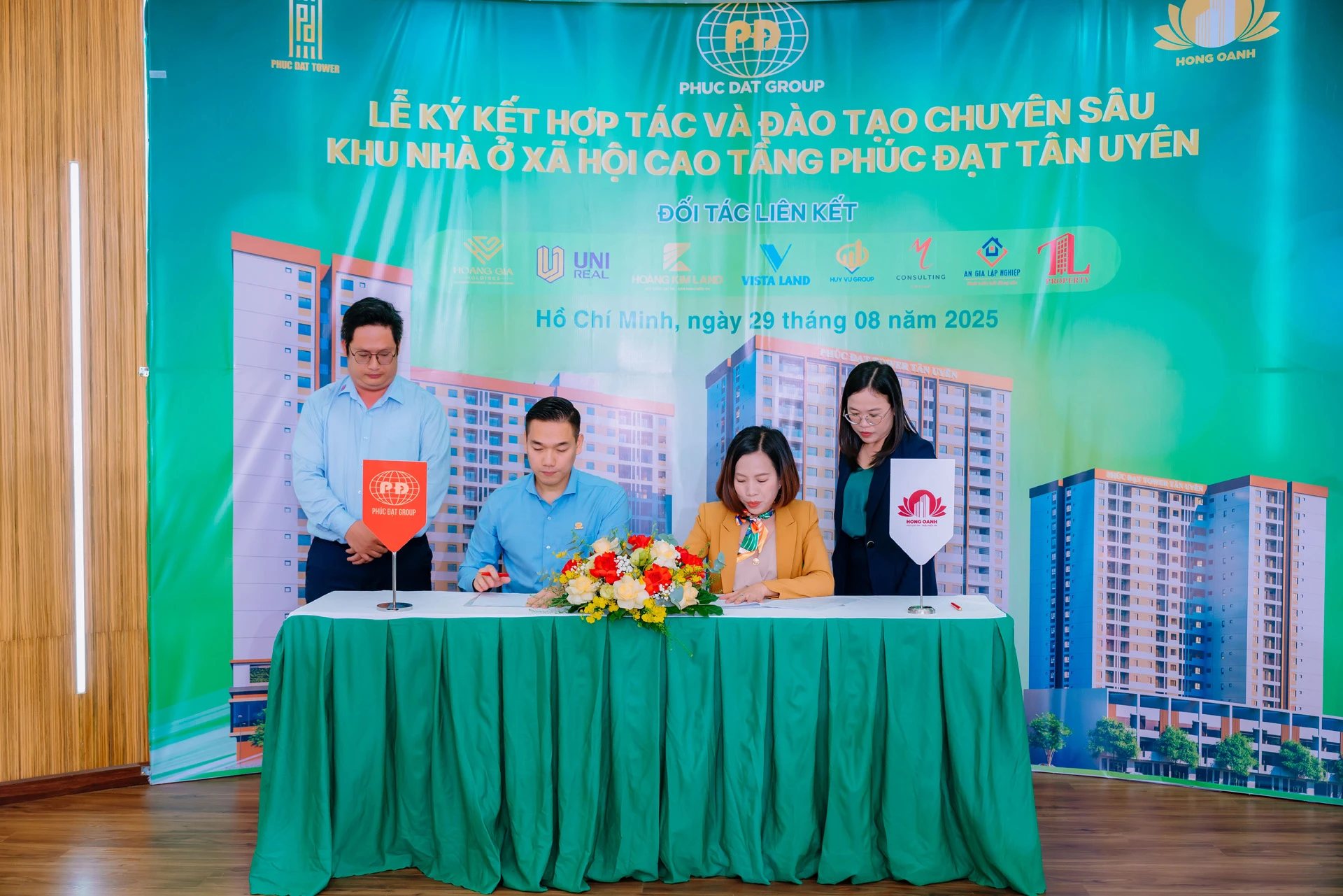 Lễ ký kết phân phối dự án NOXH Phúc Đạt Tân Uyên
