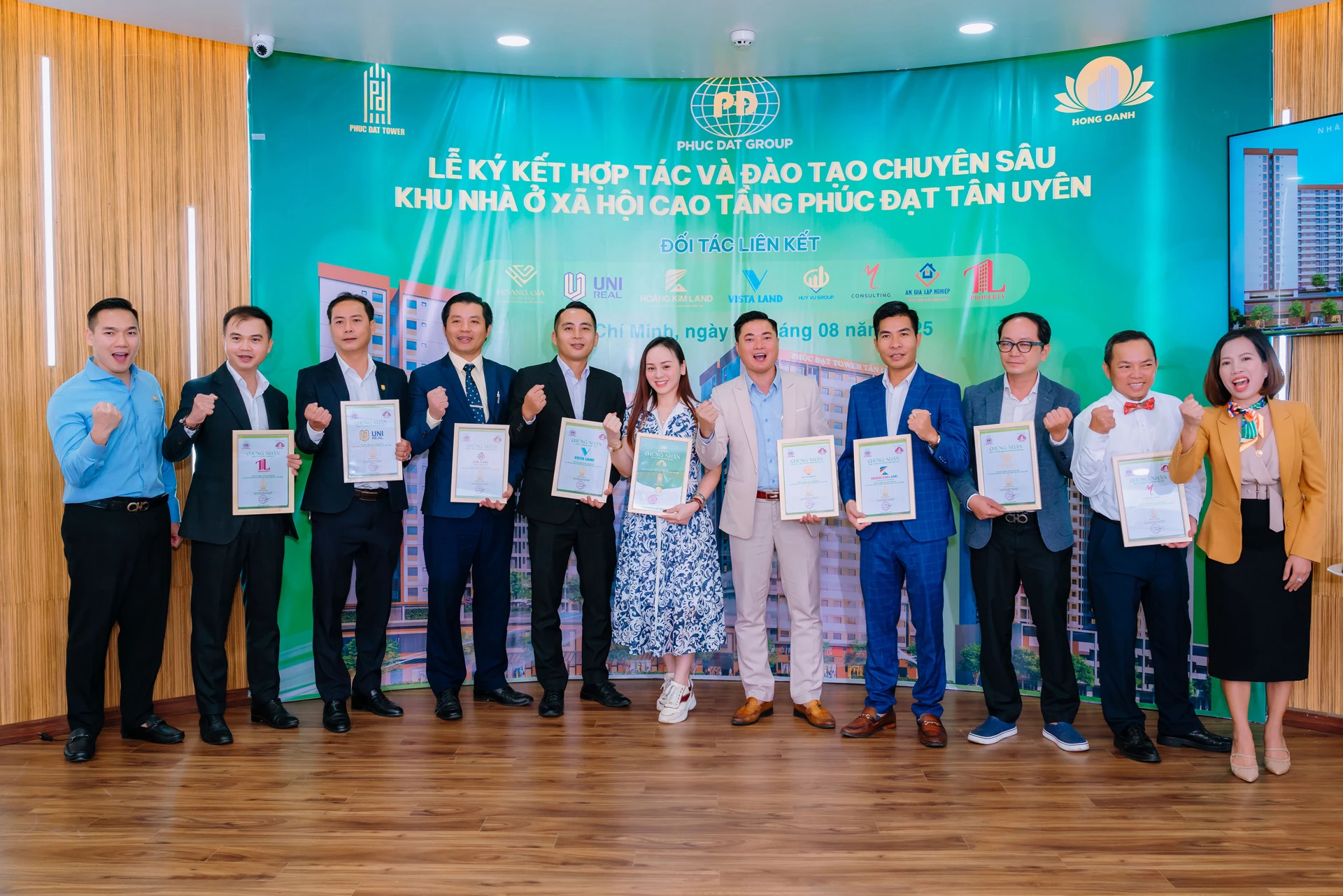 Lễ ký kết phân phối dự án NOXH Phúc Đạt Tân Uyên