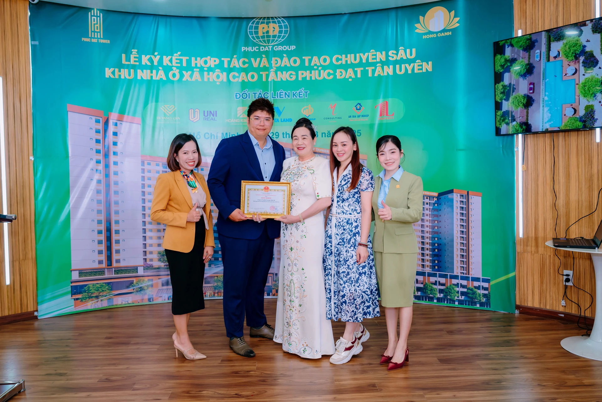 Lễ ký kết phân phối dự án NOXH Phúc Đạt Tân Uyên