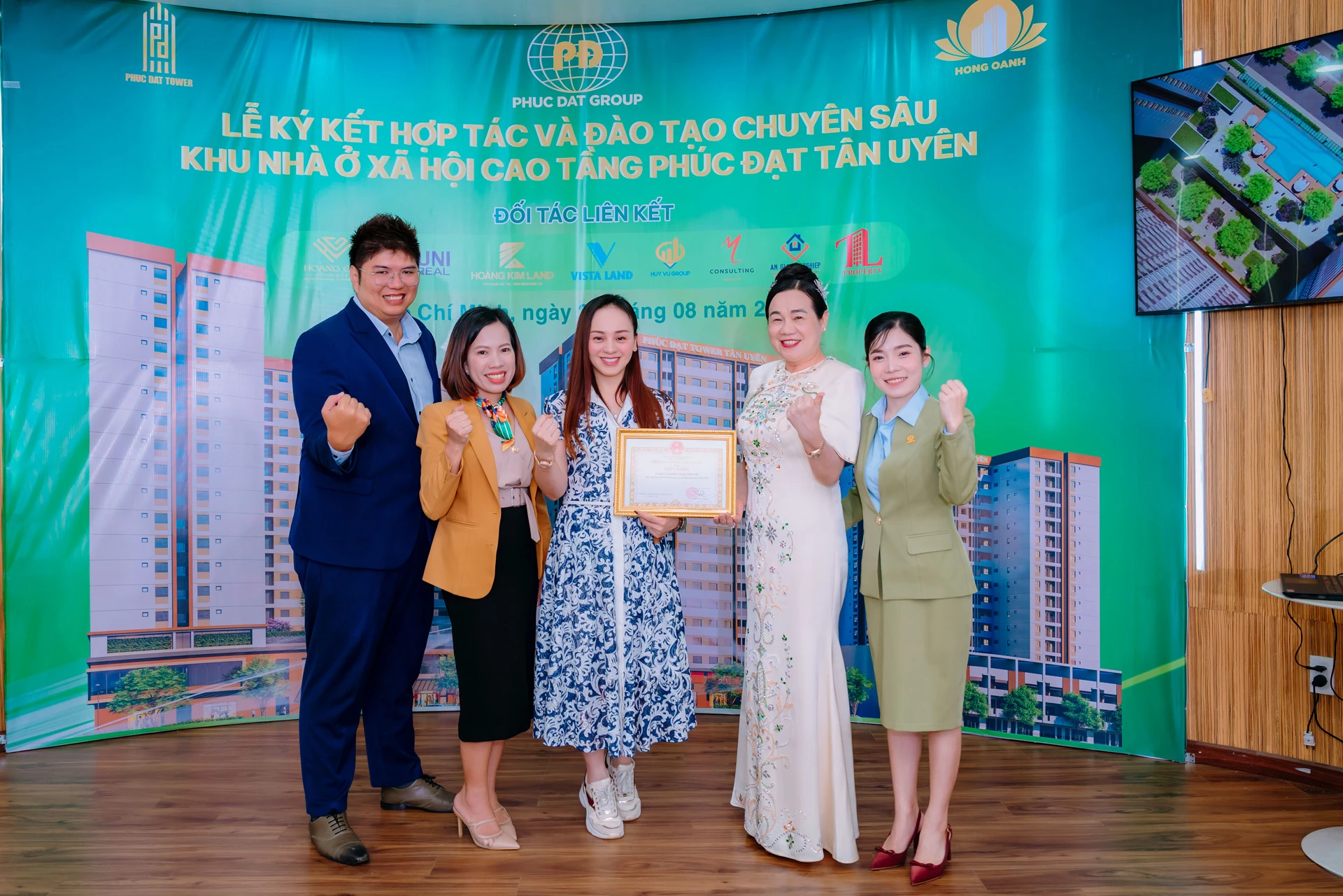 Lễ ký kết phân phối dự án NOXH Phúc Đạt Tân Uyên