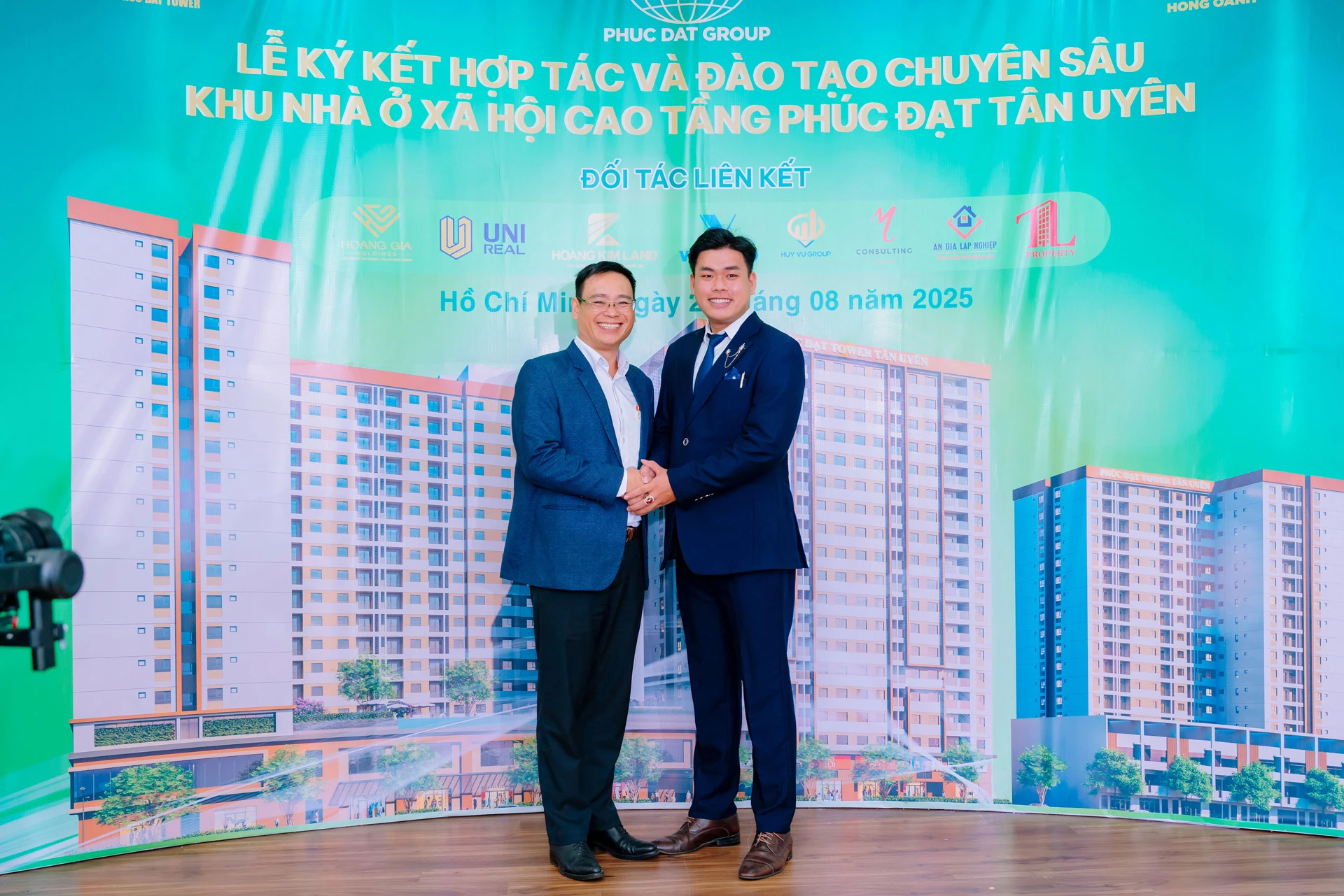 Lễ ký kết phân phối dự án NOXH Phúc Đạt Tân Uyên
