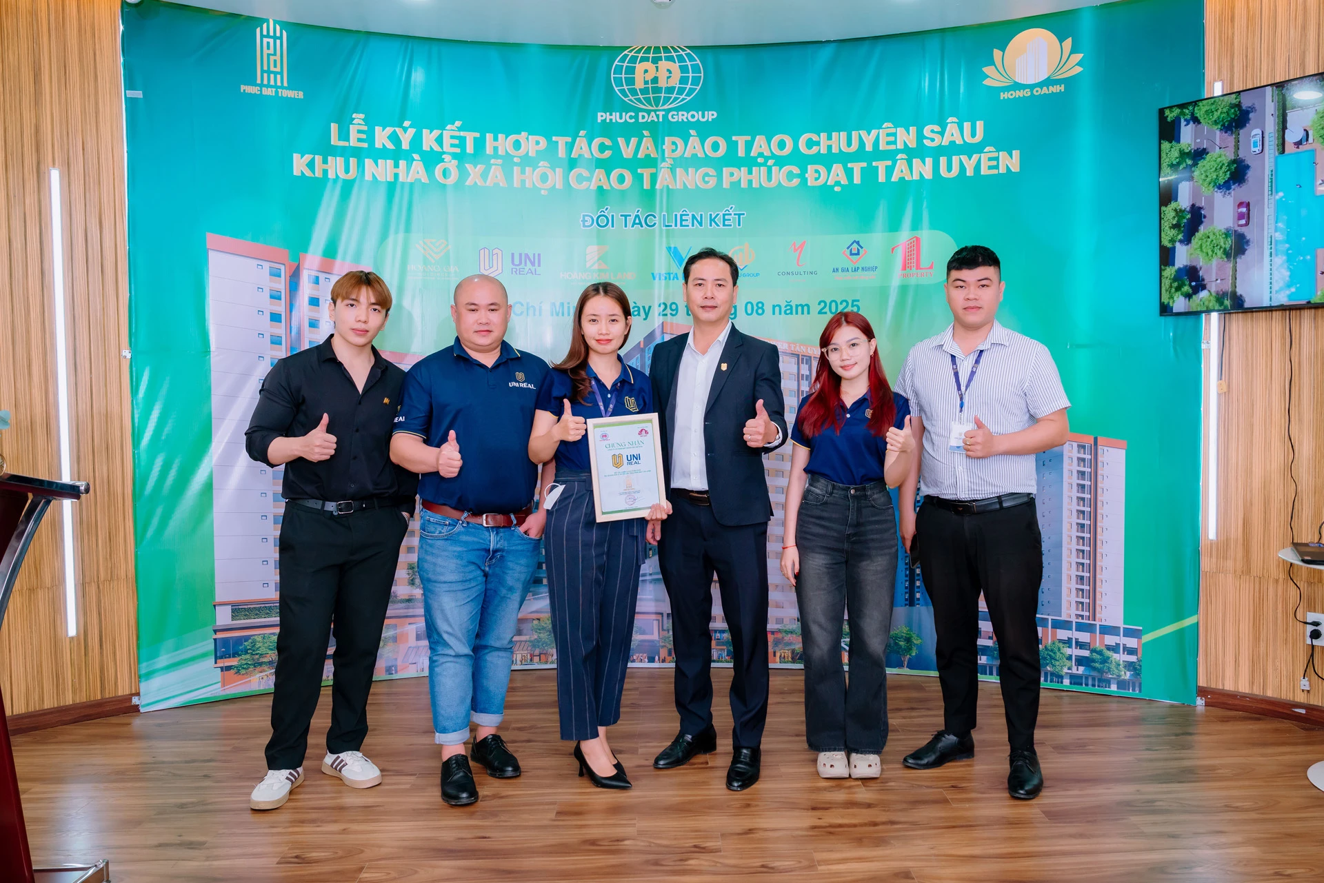 Lễ ký kết phân phối dự án NOXH Phúc Đạt Tân Uyên