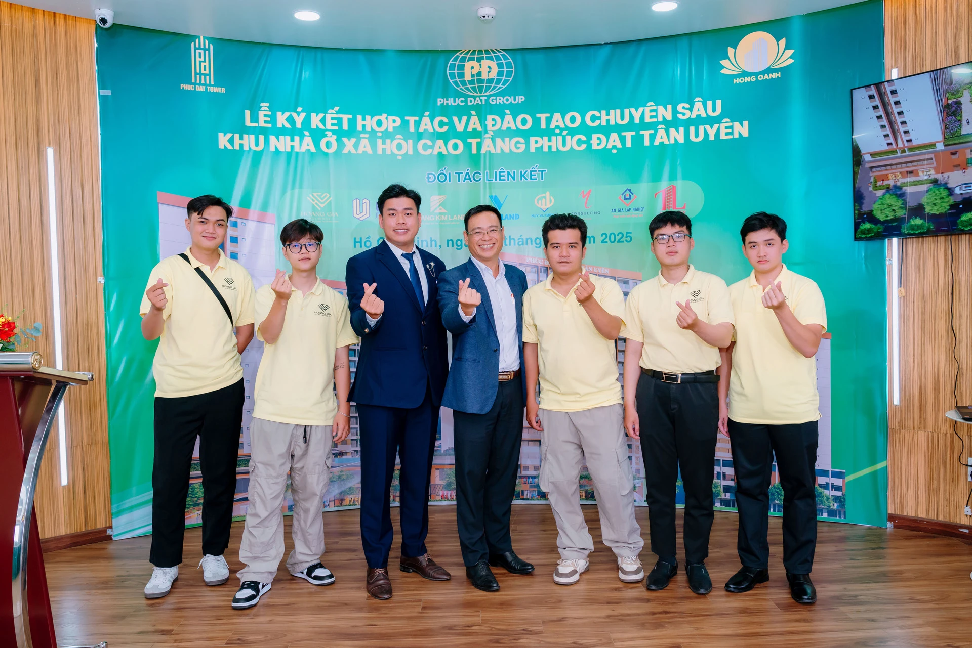 Lễ ký kết phân phối dự án NOXH Phúc Đạt Tân Uyên