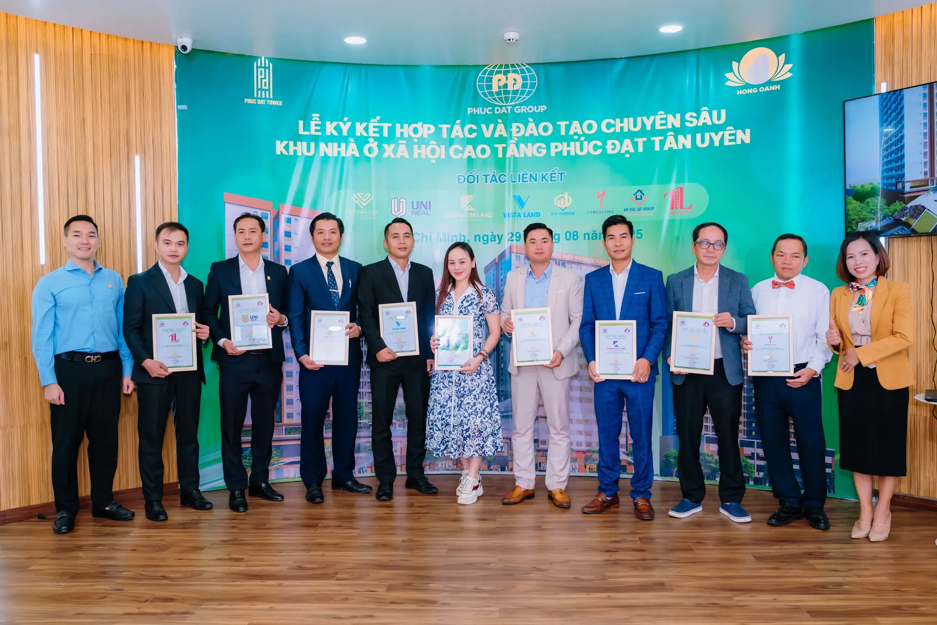 Địa Ốc Hồng Oanh ký kết hợp tác phân phối Dự án Nhà ở xã hội Phúc Đạt Tân Uyên
