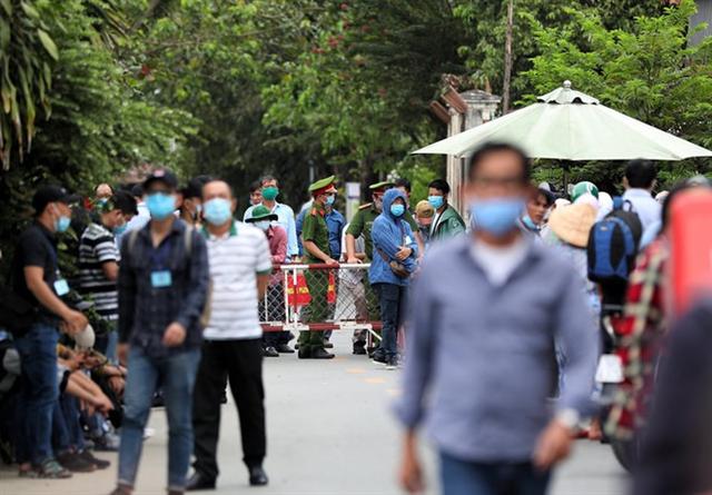 Khu vực bên ngoài địa điểm đối thoại được tăng cường an ninh. Ảnh: Ngọc Dương